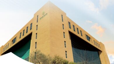 المملكة: طرح آلية جديدة لإزاحة أعمدة الإنارة عن مداخل المنازل السكنية