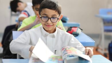 المملكة: عاجل "التعليم" تمنع الهواتف في المدارس.. تسليم الأجهزة أو خزائن آمنة أو حظر إدخالها